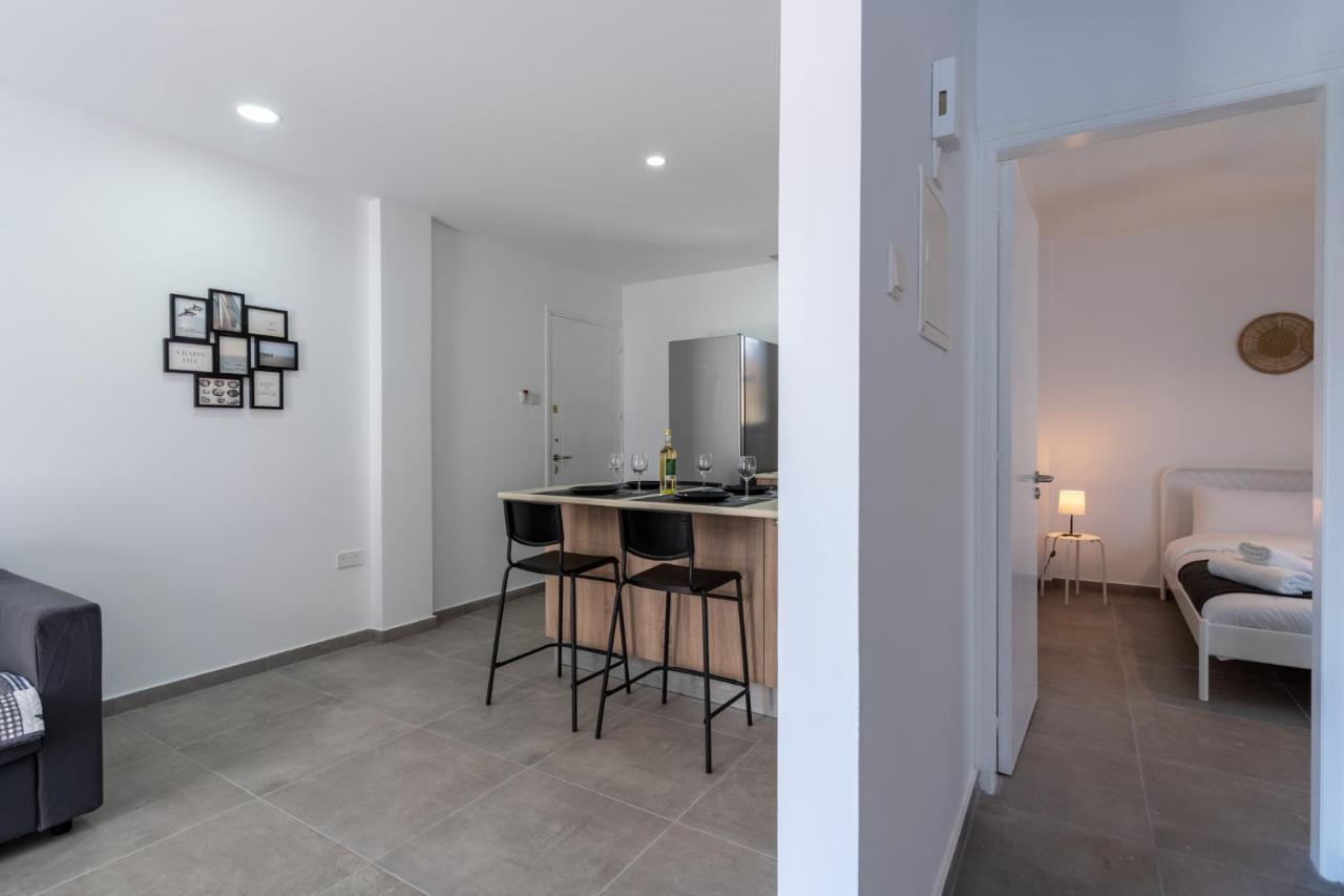 Odyssey - Captivating 2-Bedroom Retreat In Ларнака Екстериор снимка