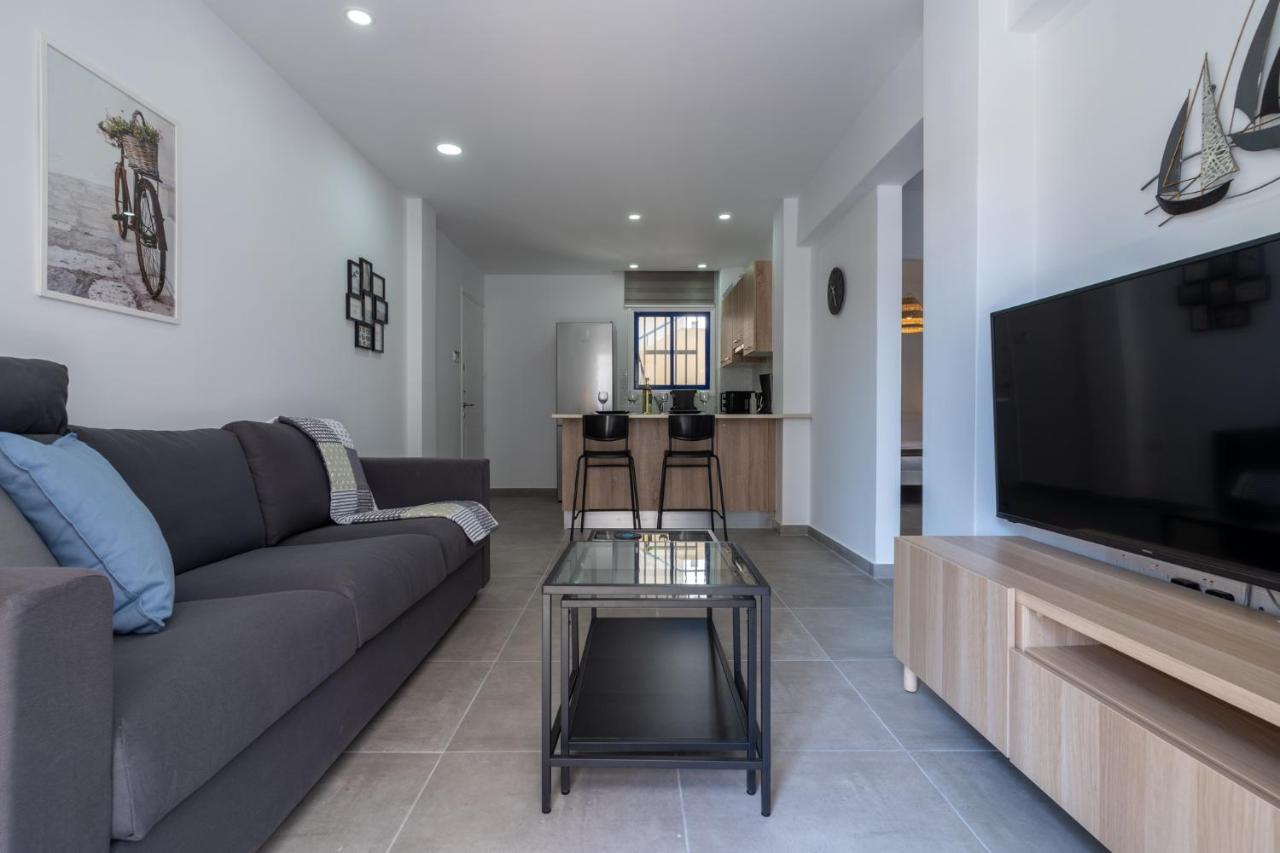 Odyssey - Captivating 2-Bedroom Retreat In Ларнака Екстериор снимка